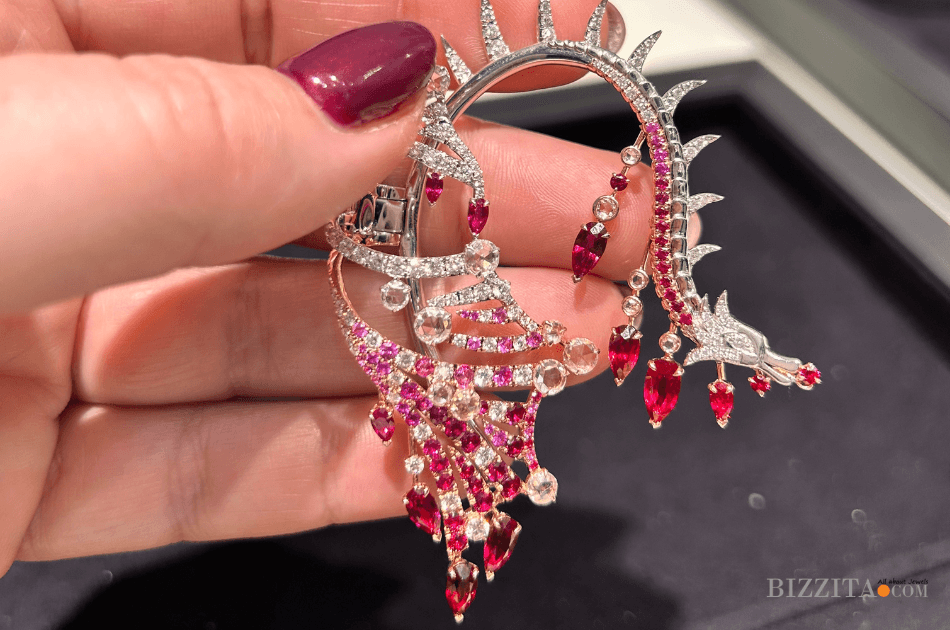 JewelryPeople VicenzaOro January2023 Faberg Ear cuff Game of thrones