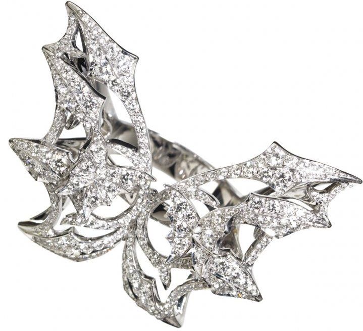 Fly-By-Night-Batmoth-ring-in-white-gold-with-diamonds-by-Stephen-Webster