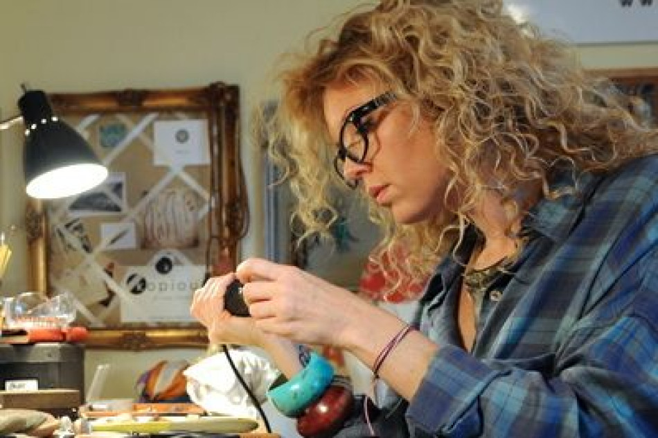 Accident causes a new career in jewelry